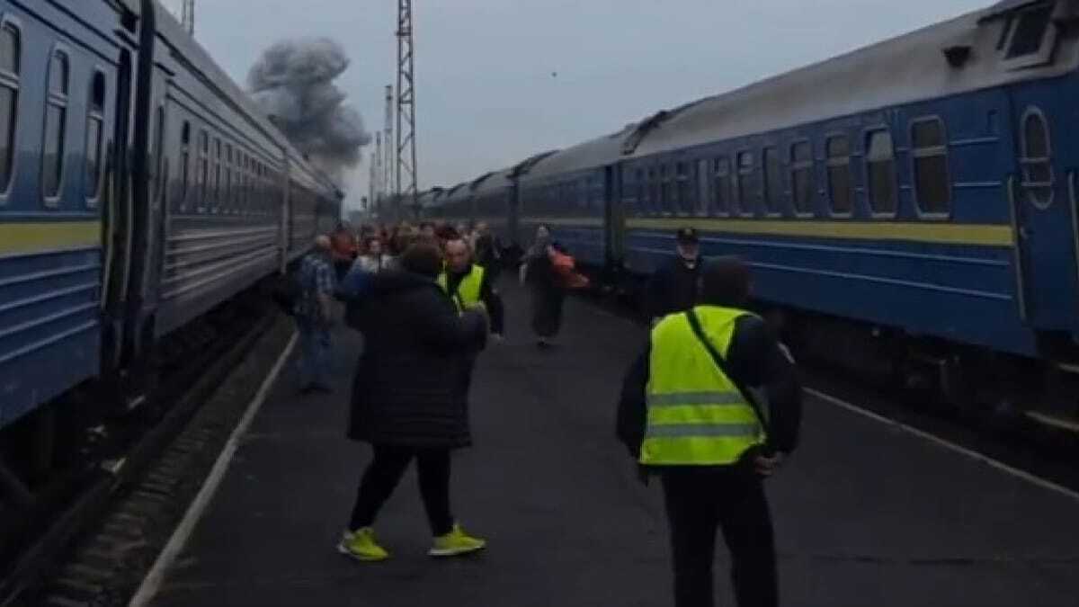 Ucraina, drone russo a 800 metri dalla Polonia: Tusk teme l’escalation, evacuato treno con consiglieri europei Ucraina, drone russo a 800 metri dalla Polonia: Tusk teme l’escalation, evacuato treno con consiglieri europei