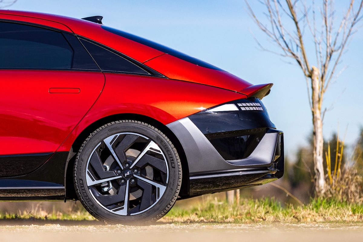 Hyundai IONIQ 6 N Line, più veloce ed efficiente: prezzo e dati Hyundai IONIQ 6 N Line, più veloce ed efficiente: prezzo e dati
