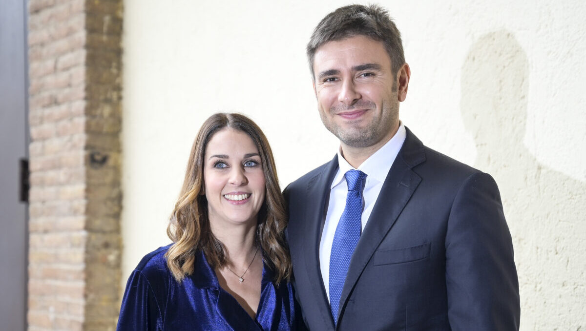 Chi è Sahra Lahouasnia, la compagna di Alessandro Di Battista volata a Cuba insieme ai medici del Gemelli Chi è Sahra Lahouasnia, la compagna di Alessandro Di Battista volata a Cuba insieme ai medici del Gemelli