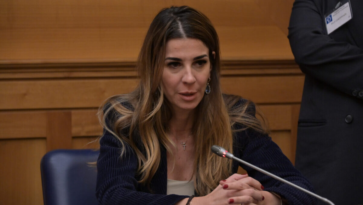 Siracusano e la foto ritoccata da Vannacci, la prossima campagna elettorale potrebbe essere senza IA? Ecco perchè Siracusano e la foto ritoccata da Vannacci, la prossima campagna elettorale potrebbe essere senza IA? Ecco perchè