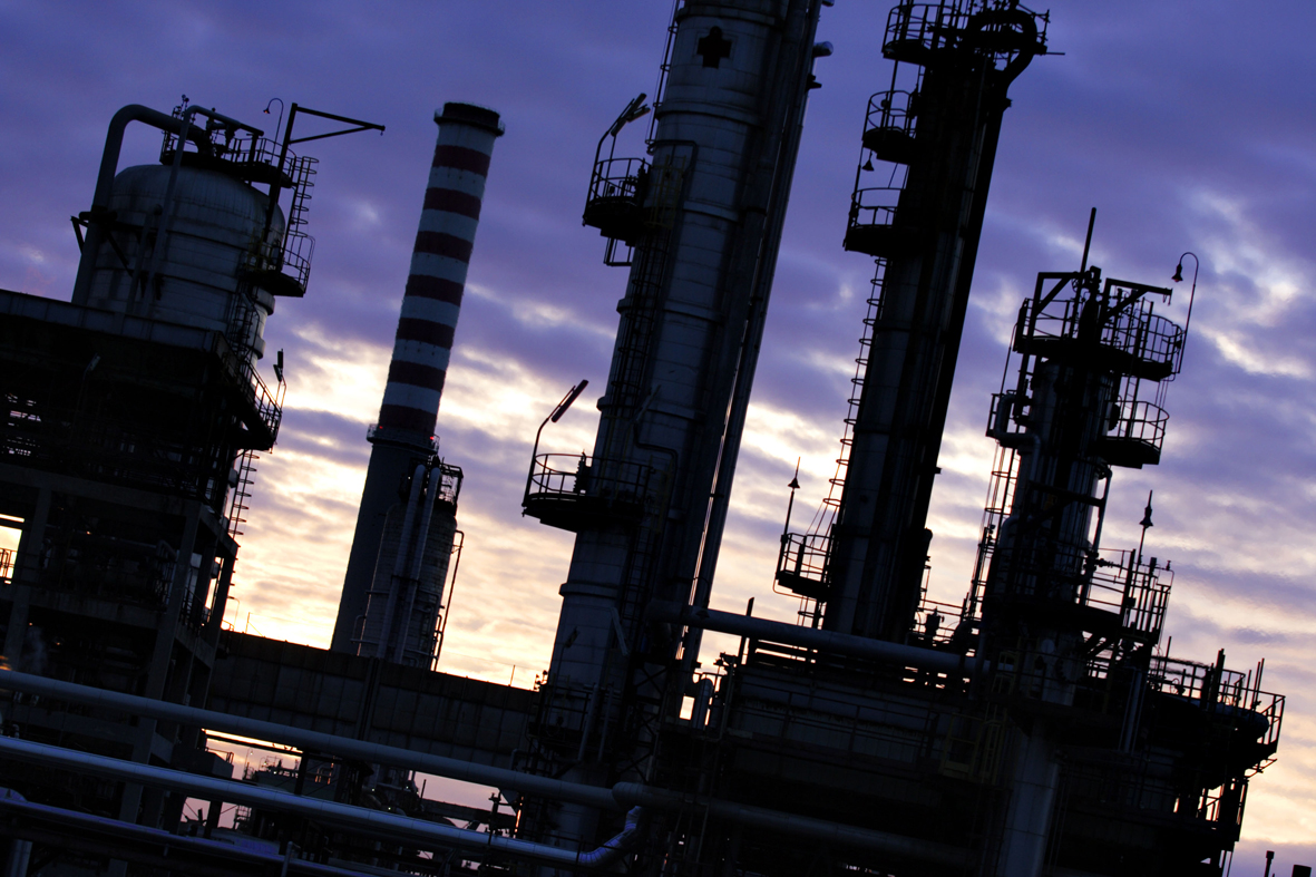 Caro energia, Hormuz spinge petrolio e gas ai massimi dal 2022. Pil sopra le attese a +0,8%, ma l’inflazione non si ferma Caro energia, Hormuz spinge petrolio e gas ai massimi dal 2022. Pil sopra le attese a +0,8%, ma l’inflazione non si ferma