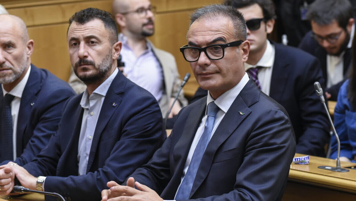Scuola, la denuncia di Sasso (FN): “In Toscana e Veneto corsi gender”. E accusa: “Valditara ignaro?” Scuola, la denuncia di Sasso (FN): “In Toscana e Veneto corsi gender”. E accusa: “Valditara ignaro?”