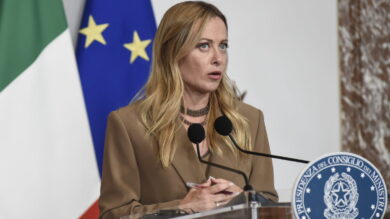 Legge elettorale, la maggioranza si ricompatta. Sì del Senato alle tre preferenze, bocciato il blitz del Pd sui capilista