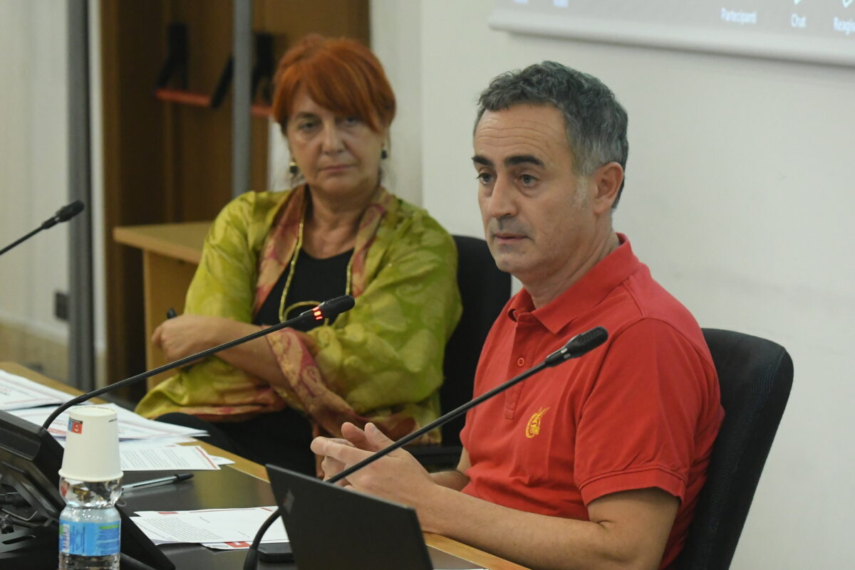 Lavoro, nella metalmeccanica gli uomini guadagnano quasi 30mila euro in più delle donne: la fotografia di Fiom-Cgil sul gender gap Lavoro, nella metalmeccanica gli uomini guadagnano quasi 30mila euro in più delle donne: la fotografia di Fiom-Cgil sul gender gap
