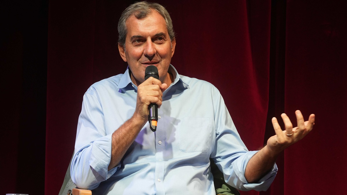Calabresi sempre più in campagna elettorale: “A Sardone rispondo che Milano non fa schifo, ma è cambiata” Calabresi sempre più in campagna elettorale: “A Sardone rispondo che Milano non fa schifo, ma è cambiata”