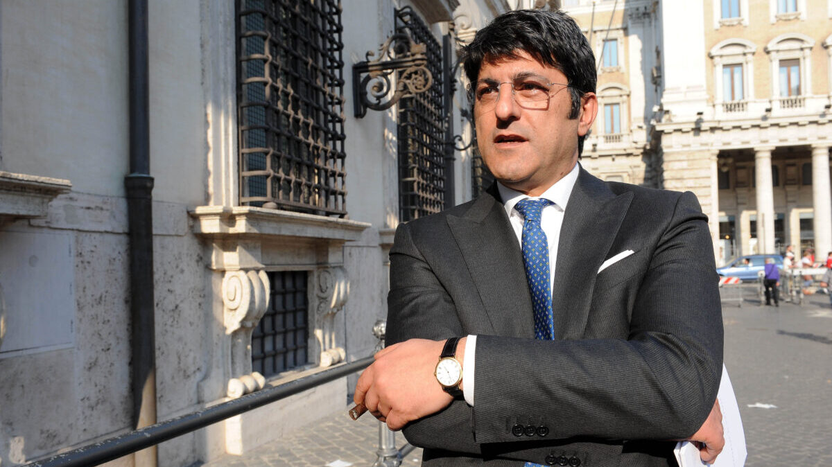 Mps-Bpm, il tributarista Paparella boccia l’operazione: “Piccoli azionisti penalizzati, ecco perché non c’è nessun vero premio” Mps-Bpm, il tributarista Paparella boccia l’operazione: “Piccoli azionisti penalizzati, ecco perché non c’è nessun vero premio”