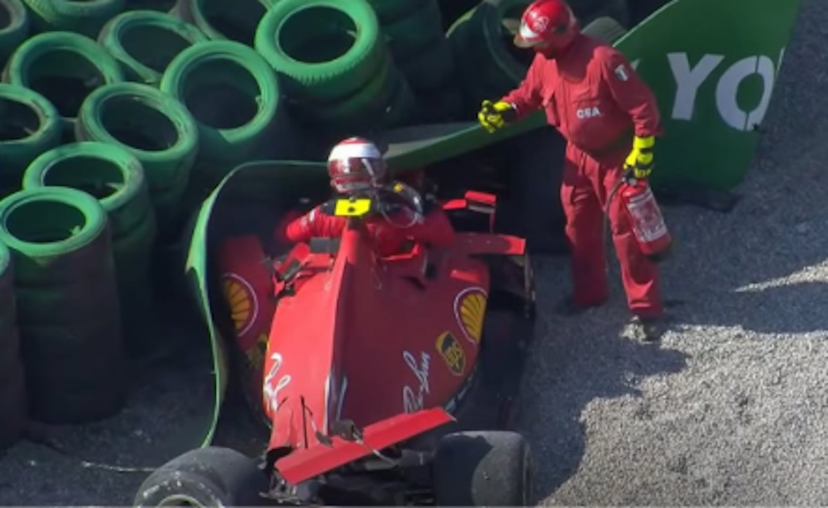 GP Monza, Leclerc a muro al secondo giro: come sta il pilota Ferrari GP Monza, Leclerc a muro al secondo giro: come sta il pilota Ferrari