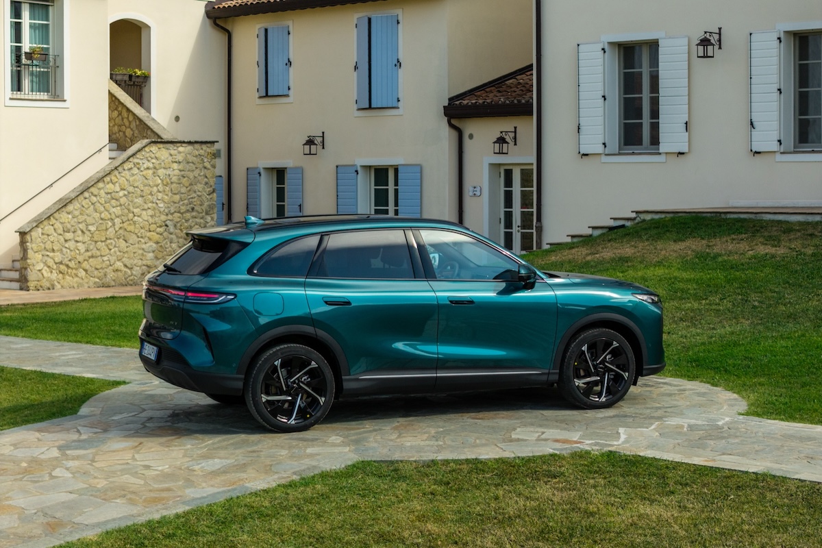 Nuova LEPAS L8: 279 CV, 90 km elettrici e oltre 1.000 km di autonomia Nuova LEPAS L8: 279 CV, 90 km elettrici e oltre 1.000 km di autonomia