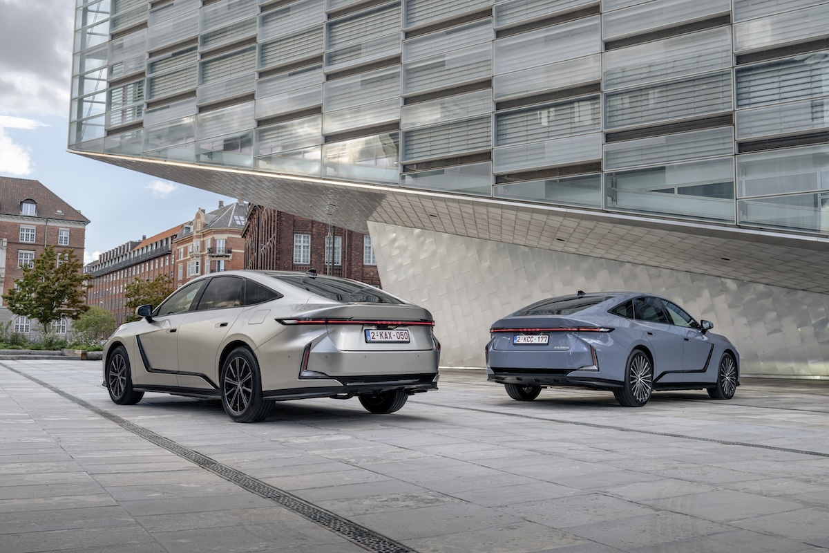 Lexus ES, arriva l’elettrica: motori, autonomia e listino per l’Italia