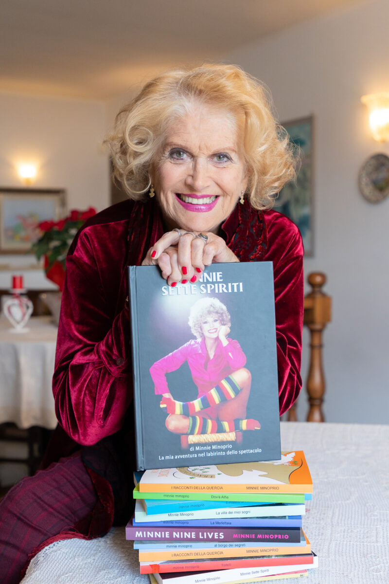 Minnie Minoprio apre la stagione all’Alexander Platz: i giovani dovrebbero ascoltare prima di parlare – INTERVISTA Minnie Minoprio apre la stagione all’Alexander Platz: i giovani dovrebbero ascoltare prima di parlare – INTERVISTA
