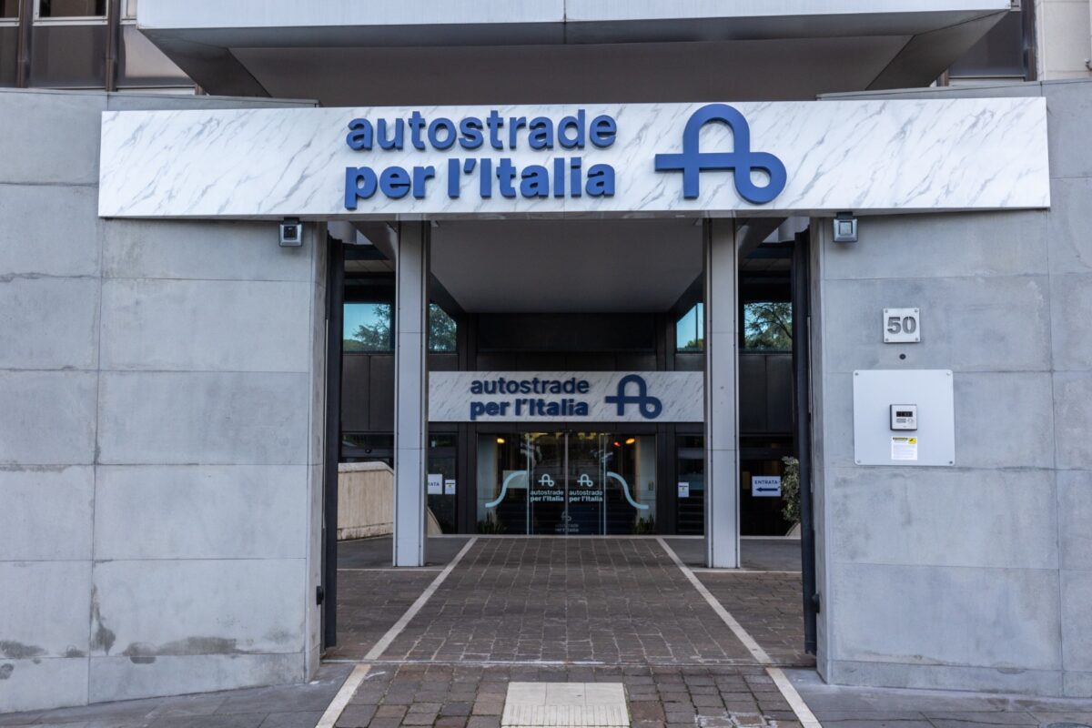 ASPI, 3,3 miliardi per rigenerare la rete autostradale e accelerare sulla digitalizzazione ASPI, 3,3 miliardi per rigenerare la rete autostradale e accelerare sulla digitalizzazione