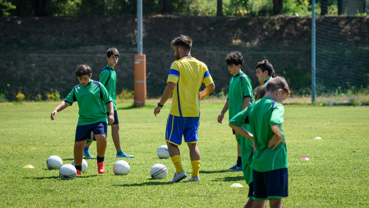 Scuole calcio a Roma, quanto costa sognare la Serie A: rette e nomi storici della Capitale Scuole calcio a Roma, quanto costa sognare la Serie A: rette e nomi storici della Capitale