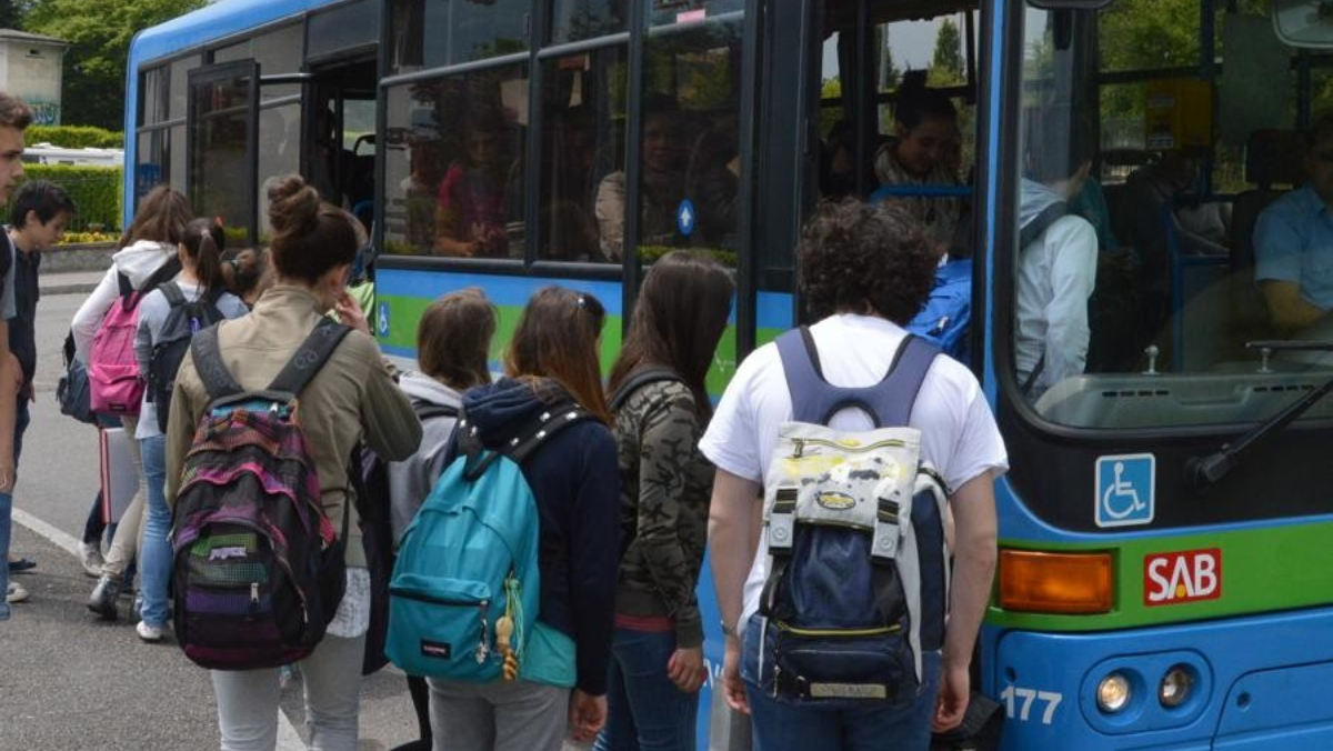 Scuola, Roma anticipa la campanella: da oggi tornano 53 linee e 250 corse per gli studenti Scuola, Roma anticipa la campanella: da oggi tornano 53 linee e 250 corse per gli studenti