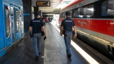 Polizia tra i binari