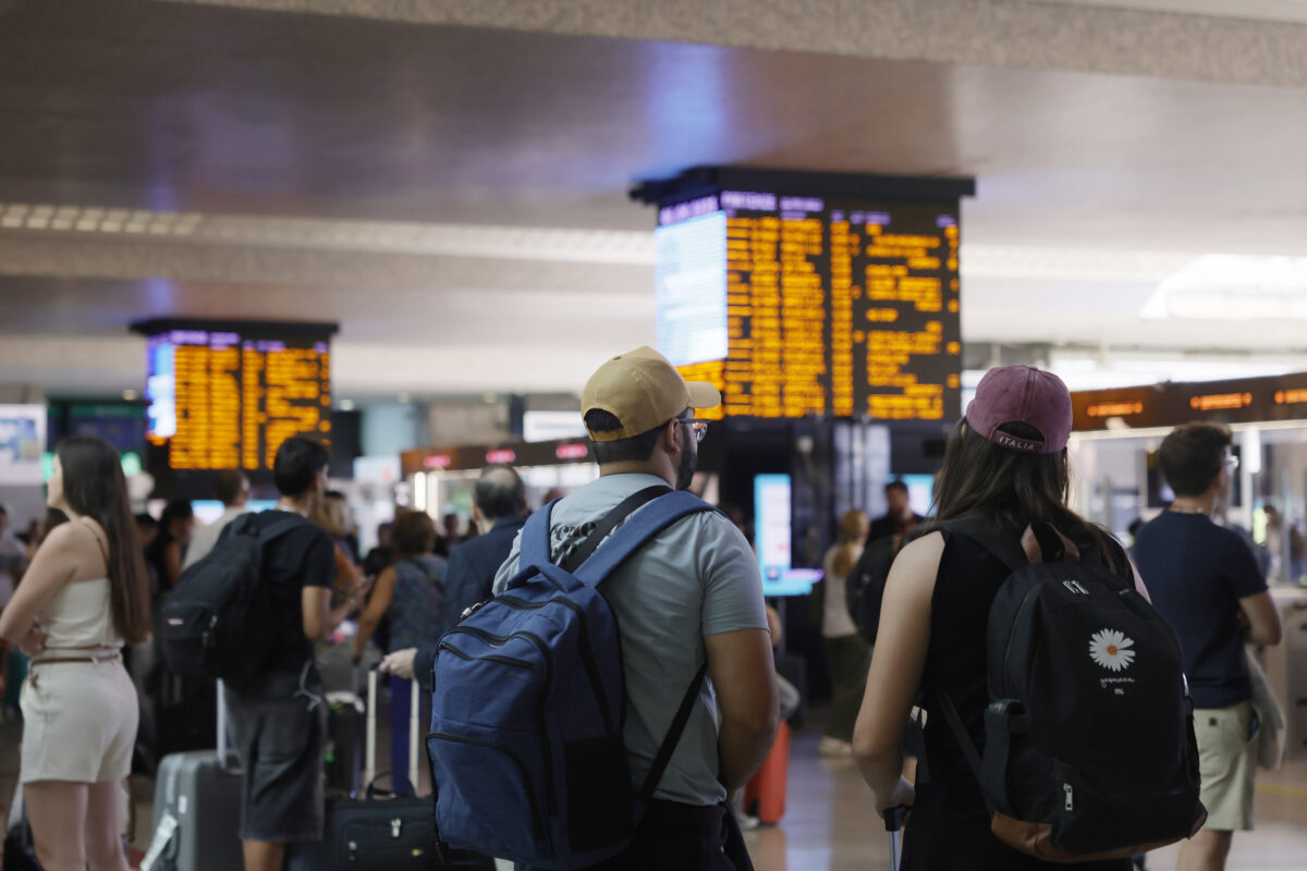 Sciopero dei treni dalle 21:00 di stasera: settembre riparte, ma il Lazio resta ancora una volta fermo sui binari Sciopero dei treni dalle 21:00 di stasera: settembre riparte, ma il Lazio resta ancora una volta fermo sui binari