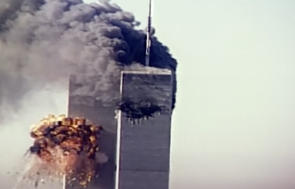 11 settembre, 25 anni fa l’attacco alle Torri Gemelle: le immagini degli aerei che colpiscono il World Trade Center – VIDEO 11 settembre, 25 anni fa l’attacco alle Torri Gemelle: le immagini degli aerei che colpiscono il World Trade Center – VIDEO