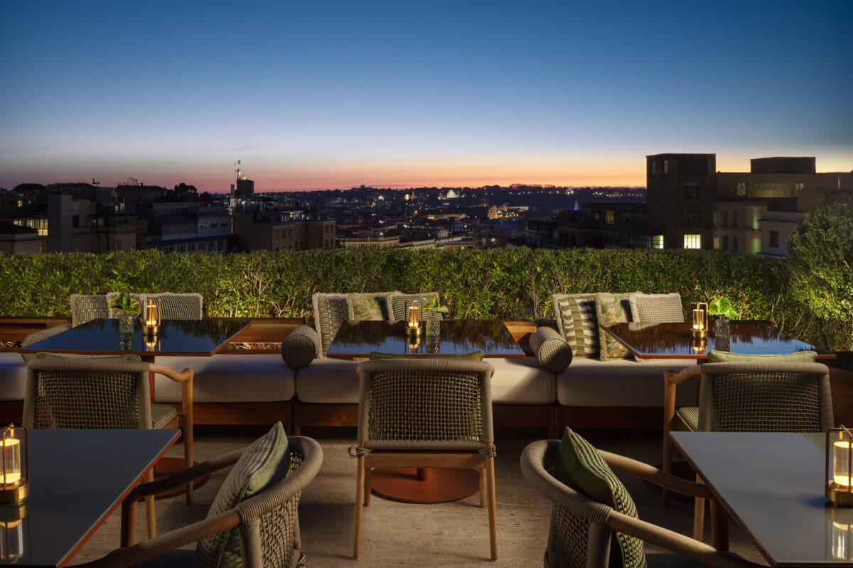 Roma brinda dall’alto: tre bartender internazionali accendono The Roof per il Bar Show Roma brinda dall’alto: tre bartender internazionali accendono The Roof per il Bar Show