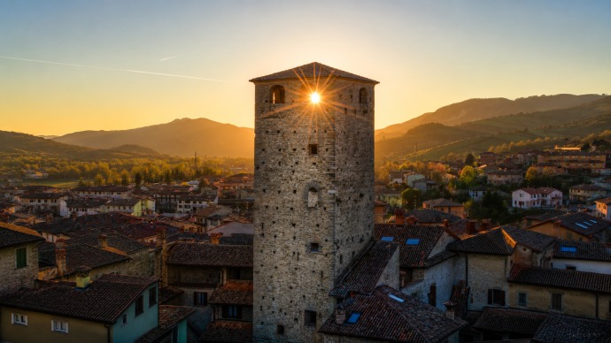 Varzi, un borgo vivo lungo la Via del Sale tra castelli, sapori e antiche leggende Varzi, un borgo vivo lungo la Via del Sale tra castelli, sapori e antiche leggende