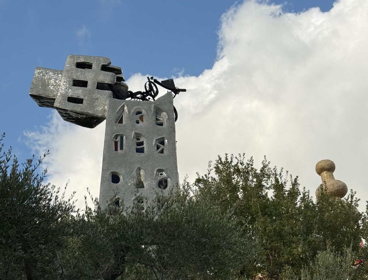 Non è Gaudì: l’esoterico e surreale il Giardino dei Tarocchi di Niki de Saint Phalle, tappa obbligata da Roma verso Capalbio