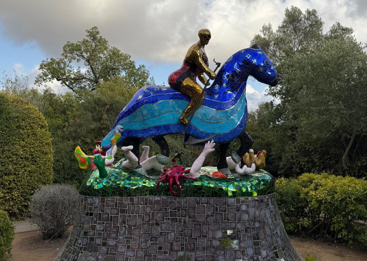 Non è Gaudì: l’esoterico e surreale il Giardino dei Tarocchi di Niki de Saint Phalle, tappa obbligata da Roma verso Capalbio