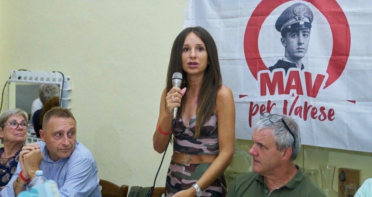 Vannacci, l’ex fedelissima si proclama erede di Bossi: “Siamo la nuova Lega degli anni ’80, noi non ricicliamo da altri partiti” Vannacci, l’ex fedelissima si proclama erede di Bossi: “Siamo la nuova Lega degli anni ’80, noi non ricicliamo da altri partiti”