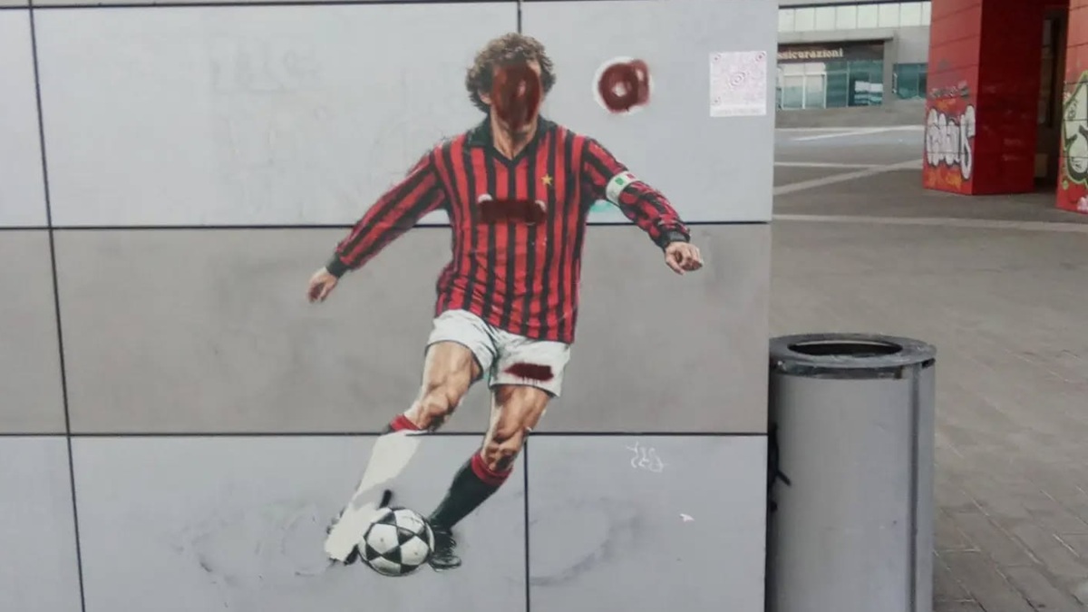 Casa Milan, vandalizzato il murales dedicato a Franco Baresi: “Gesto vile” Casa Milan, vandalizzato il murales dedicato a Franco Baresi: “Gesto vile”