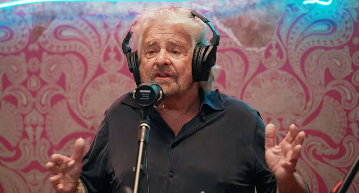 Grillo a Pulp Podcast da Fedez: “Non ho il potere per fondare un nuovo partito”. Poi la bomba su Vannacci Grillo a Pulp Podcast da Fedez: “Non ho il potere per fondare un nuovo partito”. Poi la bomba su Vannacci
