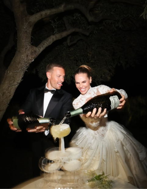 Ilary Blasi e Bastian Müller, quanto è costato il matrimonio da favola a Ravello Ilary Blasi e Bastian Müller, quanto è costato il matrimonio da favola a Ravello