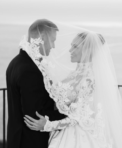 Ilary Blasi e Bastian Müller, quanto è costato il matrimonio da favola a Ravello Ilary Blasi e Bastian Müller, quanto è costato il matrimonio da favola a Ravello