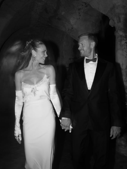Ilary Blasi e Bastian Müller, quanto è costato il matrimonio da favola a Ravello Ilary Blasi e Bastian Müller, quanto è costato il matrimonio da favola a Ravello