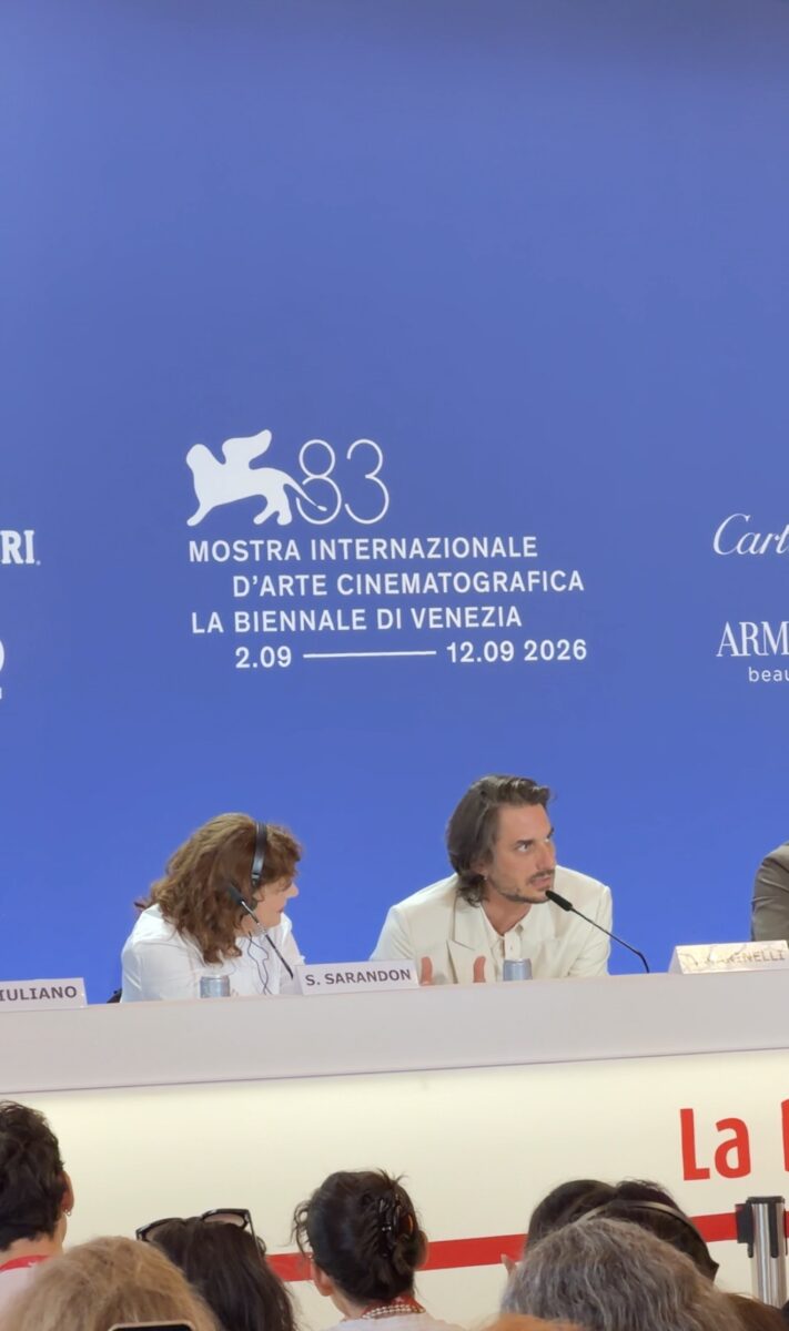 Venezia 83, otto minuti di applausi per The Echo Chamber. E il Lido entra nella seconda settimana Venezia 83, otto minuti di applausi per The Echo Chamber. E il Lido entra nella seconda settimana