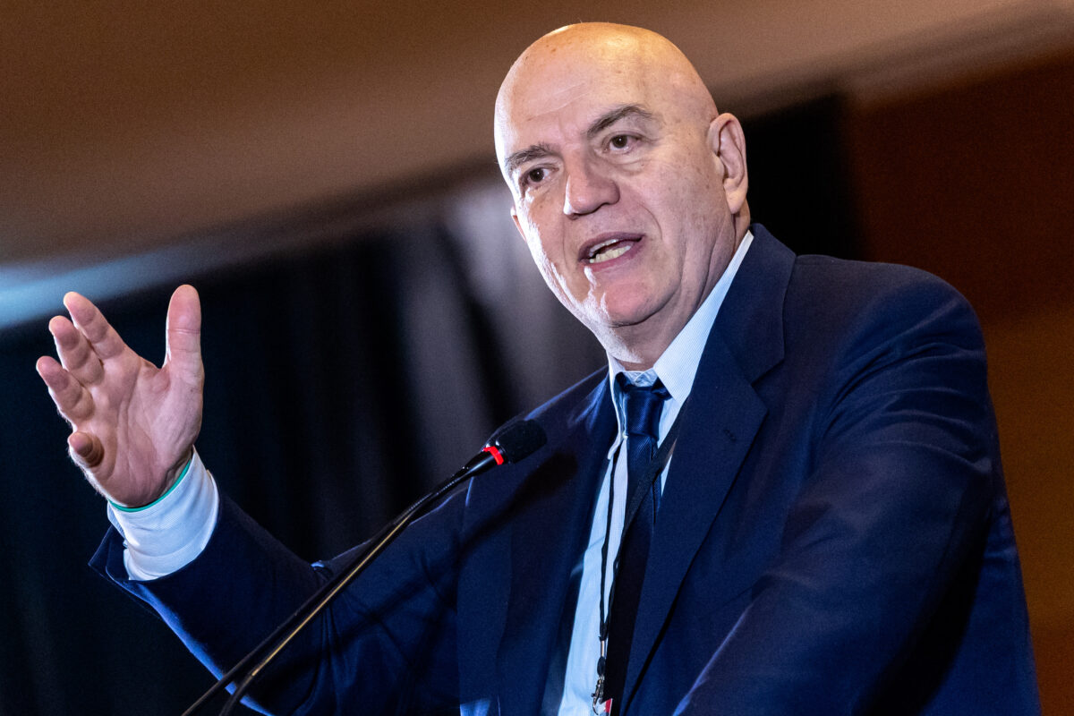 Marco Rizzo contro tutti, il suo movimento Italia Domani e la sua visione di “popolo contro élite” Marco Rizzo contro tutti, il suo movimento Italia Domani e la sua visione di “popolo contro élite”