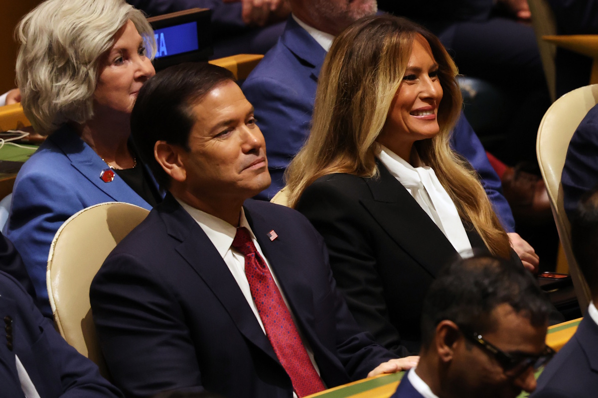 Trump e la dedica alla moglie Melania all’Onu: “Grazie first lady, ottimo lavoro” – VIDEO Trump e la dedica alla moglie Melania all’Onu: “Grazie first lady, ottimo lavoro” – VIDEO