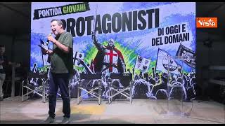 Salvini scherza sul palco di Pontida Giovani: Vi faccio un video ora che siete tutti sobri