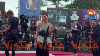 Venezia 83, l’influencer Marta Losito sfila sul red carpet della Mostra del Cinema