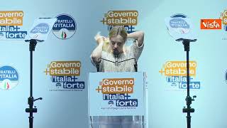 Meloni: Sinistra ha orrore degli operai, perchè hanno studiato poco e vivono in periferia