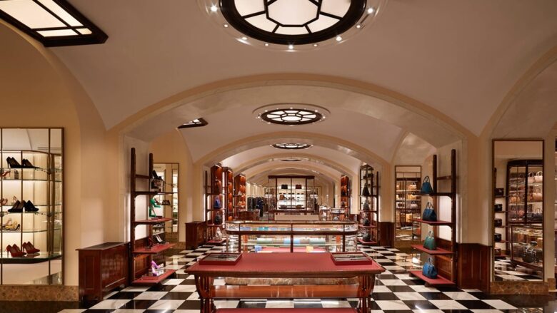 Dentro Prada Galleria: otto piani tra moda, arte e cultura. E c’è anche un “passaggio segreto” sotto l’Ottagono. FOTO Dentro Prada Galleria: otto piani tra moda, arte e cultura. E c’è anche un “passaggio segreto” sotto l’Ottagono. FOTO