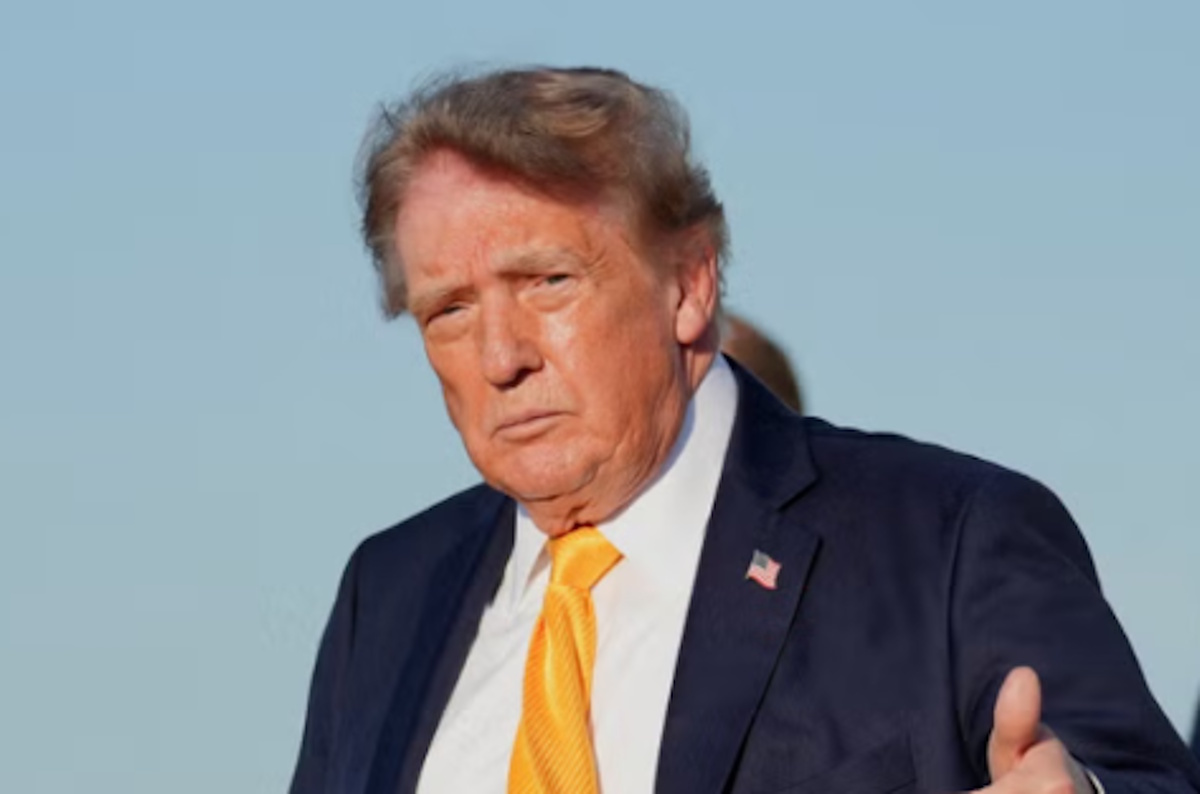 Trump cambia look: il web si interroga sui nuovi capelli castani del presidente Usa – VIDEO Trump cambia look: il web si interroga sui nuovi capelli castani del presidente Usa – VIDEO