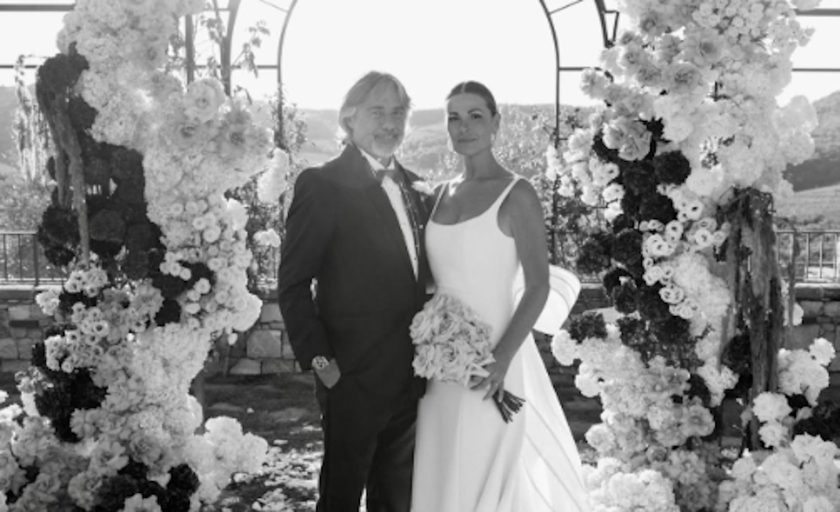 Vanessa Incontrada si è sposata con Rossano Laurini: la foto, la location e gli invitati vip Vanessa Incontrada si è sposata con Rossano Laurini: la foto, la location e gli invitati vip