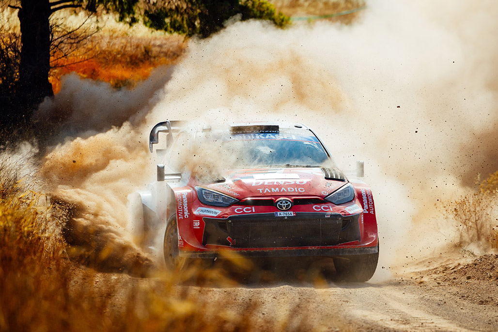 Rally Italia Sardegna 2026, Toyota si gioca il Mondiale con tre piloti Rally Italia Sardegna 2026, Toyota si gioca il Mondiale con tre piloti