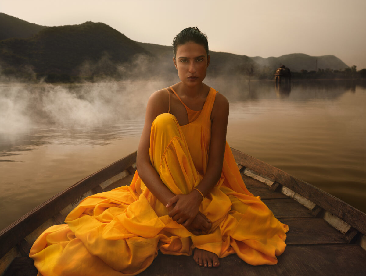 Pirelli, nel nuovo calendario l’India è protagonista: il racconto di un Paese tra tradizioni millenarie e spinta verso il futuro- LE FOTO