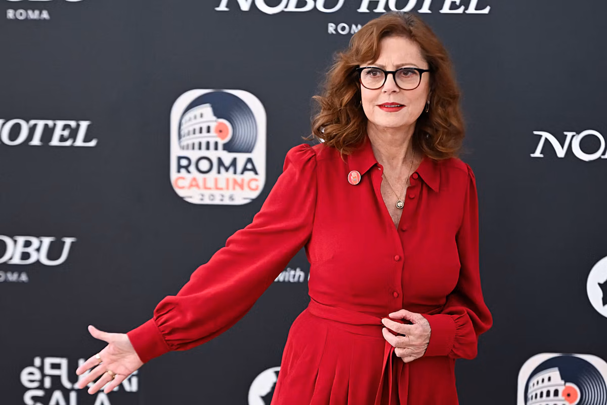 Susan Sarandon, la pasionaria di Hollywood conquista Roma. E Schlein e Conte corrono a prendersi un po’ di passerella