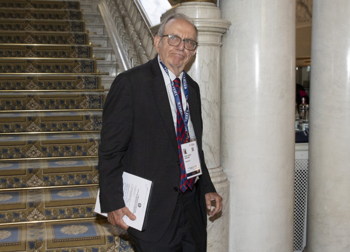 UniCredit, si chiude l’era Padoan. Dal bonus di Renzi alla svolta Orcel, ecco chi è l’ex ministro UniCredit, si chiude l’era Padoan. Dal bonus di Renzi alla svolta Orcel, ecco chi è l’ex ministro