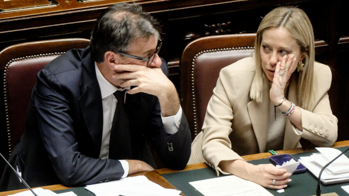 Il governo svela il DPB: banche chiamate alla cassa, soldi per famiglie e ospedali Il governo svela il DPB: banche chiamate alla cassa, soldi per famiglie e ospedali