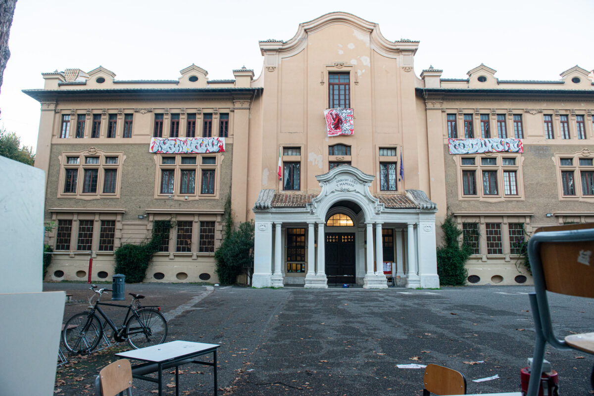 Scuole senza risorse e affitti choc: studiare a Roma è diventato un vero e proprio lusso Scuole senza risorse e affitti choc: studiare a Roma è diventato un vero e proprio lusso