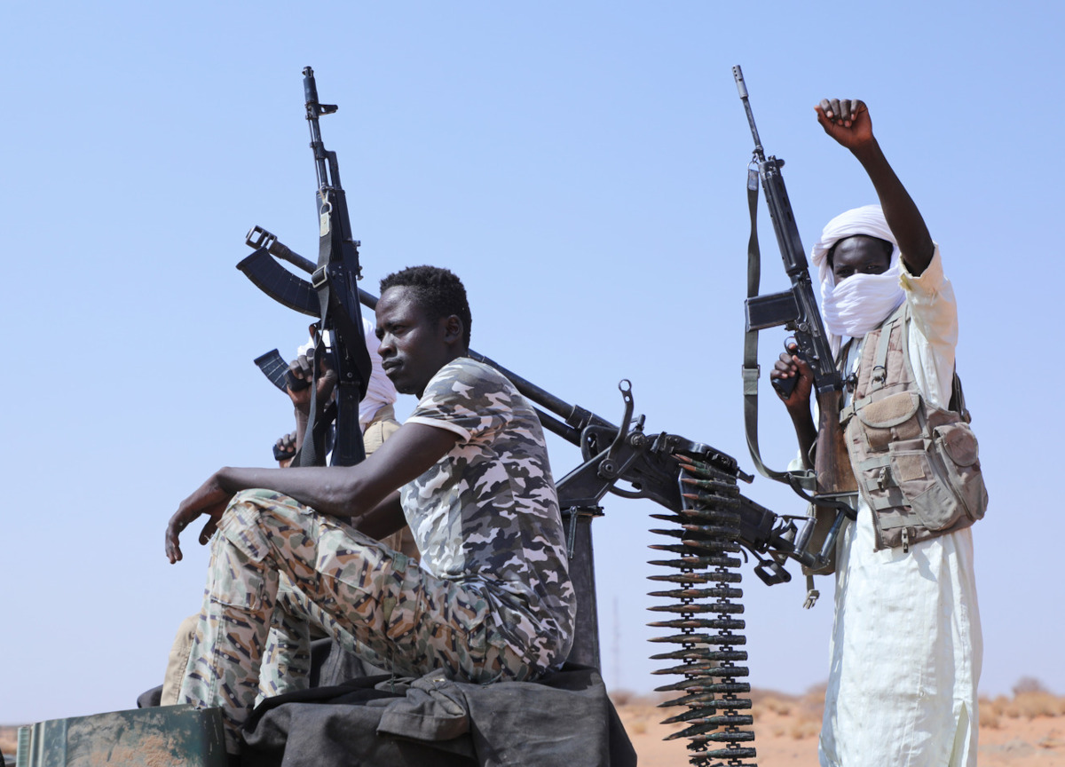 Sudan, la guerra dimenticata. Attacco con droni in Darfur: 21 morti. Ma le vittime sono già 200mila Sudan, la guerra dimenticata. Attacco con droni in Darfur: 21 morti. Ma le vittime sono già 200mila