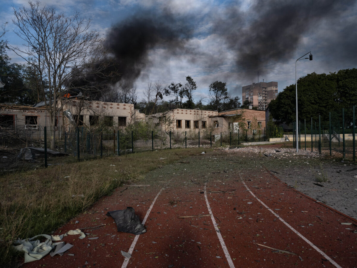 Galleria foto 'Guerra in Ucraina, Putin non si ferma: raid russo colpisce un autobus a Kramatorsk, oltre 10 morti' - foto 1