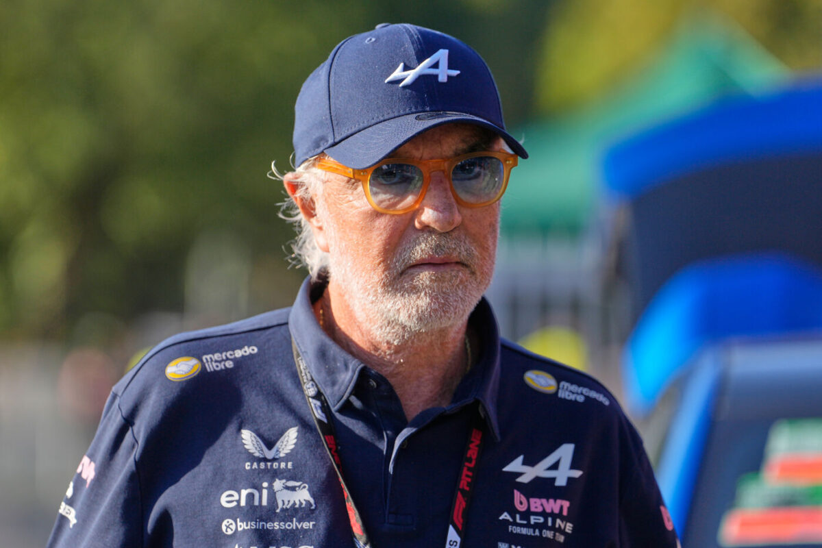 Flavio Briatore perde il tocco magico: il business non decolla più, calano gli utili Flavio Briatore perde il tocco magico: il business non decolla più, calano gli utili