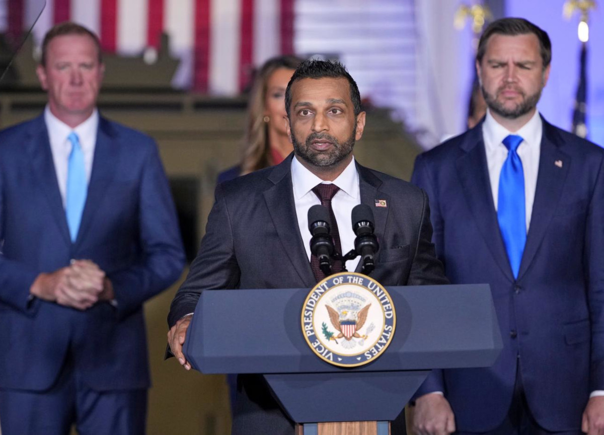 Il giallo Kash Patel in Russia. Il direttore dell’Fbi annunciato in visita da Putin, poi il dietrofront improvviso e il cambio di programma Il giallo Kash Patel in Russia. Il direttore dell’Fbi annunciato in visita da Putin, poi il dietrofront improvviso e il cambio di programma