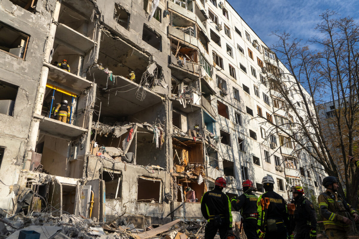 Guerra in Ucraina, devastante attacco russo su Kharkiv: il tragico bilancio. Putin distrugge i ponti e intensifica i bombardamenti Guerra in Ucraina, devastante attacco russo su Kharkiv: il tragico bilancio. Putin distrugge i ponti e intensifica i bombardamenti